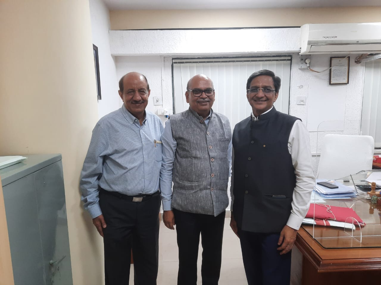 S P Verma - Joint Textile Commissioner being greeted by Shri Sunil Patwari, Chairman and Shri Vijay Kumar Agarwal, Vice Chairman on 20th October 2022 at Mumbai