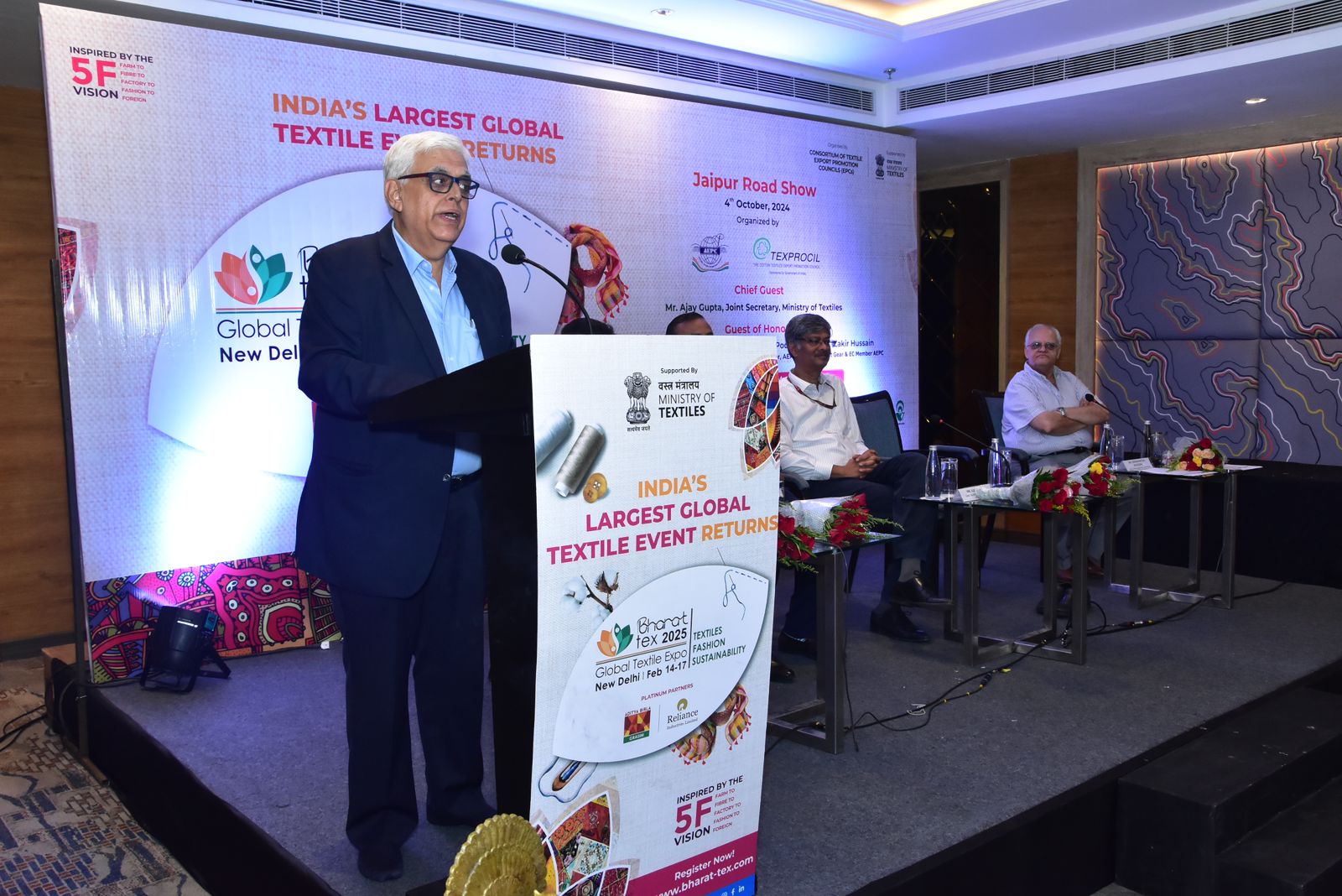 Dr Siddharth Rajagopal, Executive Director Texprocil gave the opening remarks and set the context for Bharat Tex Roadshow held in Jaipur on 4th October 2024