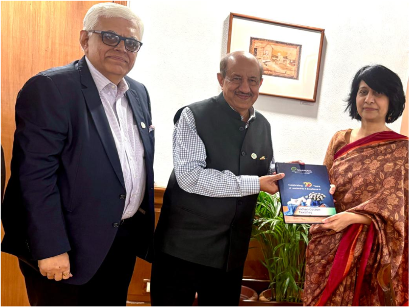 Shri Vijay Agarwal, Chairman Texprocil, alongwith Dr. Siddhartha Rajagopal, ED, met Ms. Rachna Shah, Secretary, MoT on 14th Nov and presented her special souvenir brought out to commemorate Council's 70 years Jubilee Celebrations.