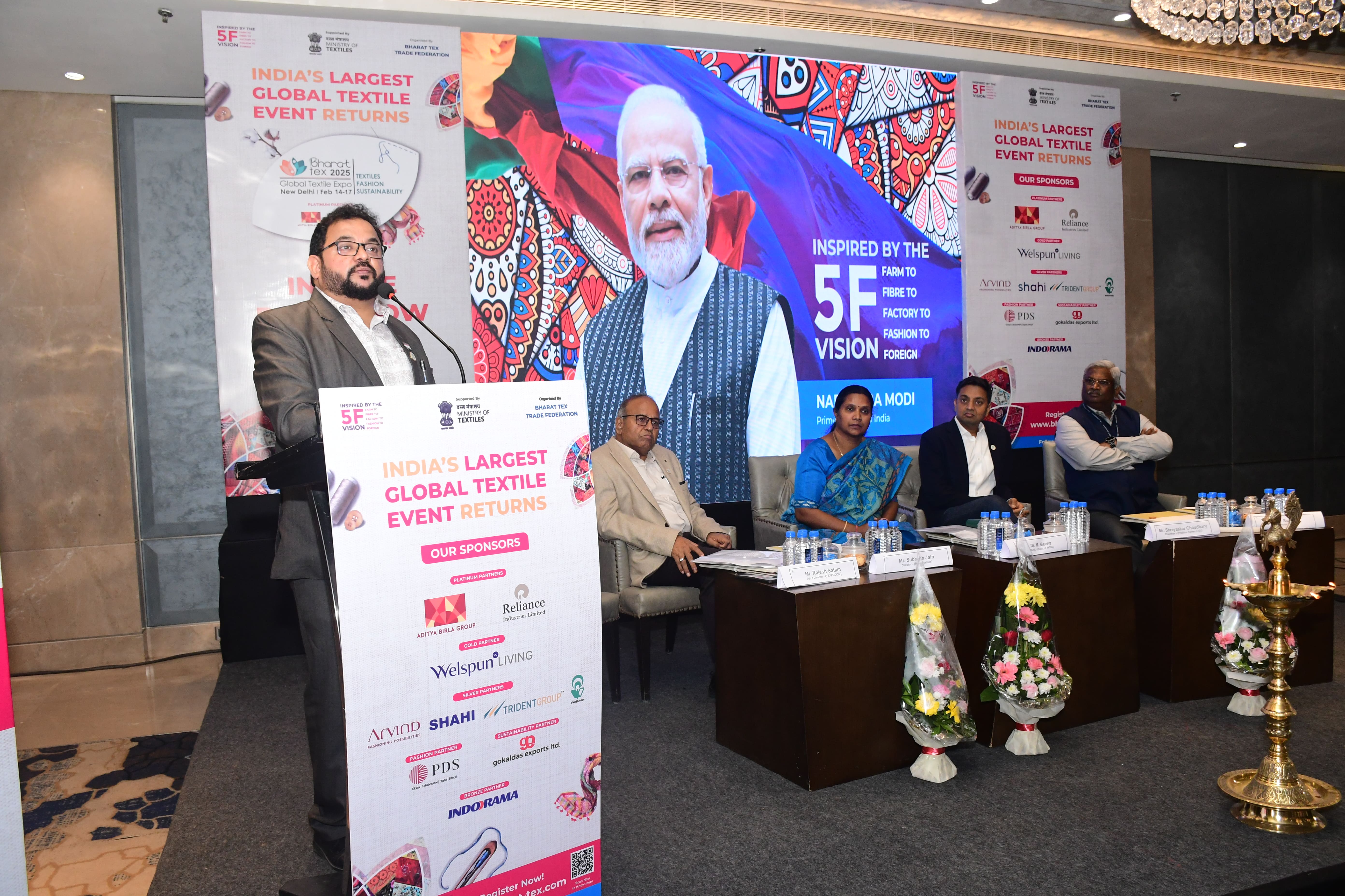 Shri Rajesh Satam, Joint Director, TEXPROCIL, presented a comprehensive overview of Bharat Tex 2025, held in Indore, Madhya Pradesh on 16th November 2024