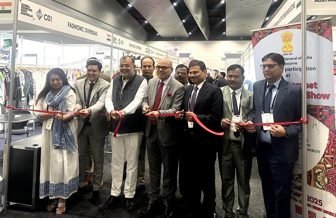 H.E. Consul General of India, Dr. Sushil Kumar inaugurated India Pavilion along with Texprocil, WWEPC, EPCH, HEPC, FIEO, CEPC & AEPC on 19 November 2024 at the Global Sourcing Expo held in Melbourne.